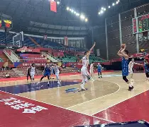 广厦男篮主场艰难取胜,连胜保持什么状态