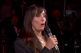 加拿大人城队力挽狂澜，豪取胜利欢呼的简单介绍