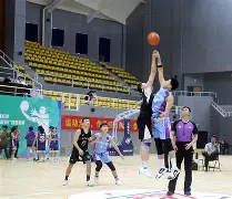 包含中国篮球联赛各具特色团队展现实力对决的词条