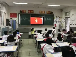 队员们团结一心为了共同的目标奋斗!(少先队员的目标简短) 队员们团结一心为了共同的目标奋斗!(少先队员的目标简短)