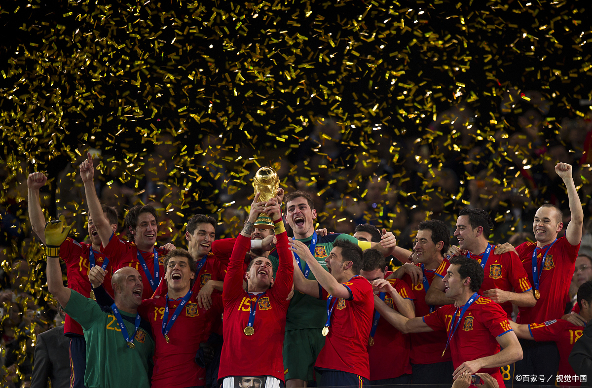 西班牙门将扑出关键点球,帮球队夺冠 西班牙门将扑出关键点球,帮球队夺冠