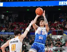 新疆队遇华山队逆袭，老将崭露头角(大队委竞选演讲稿优秀篇)